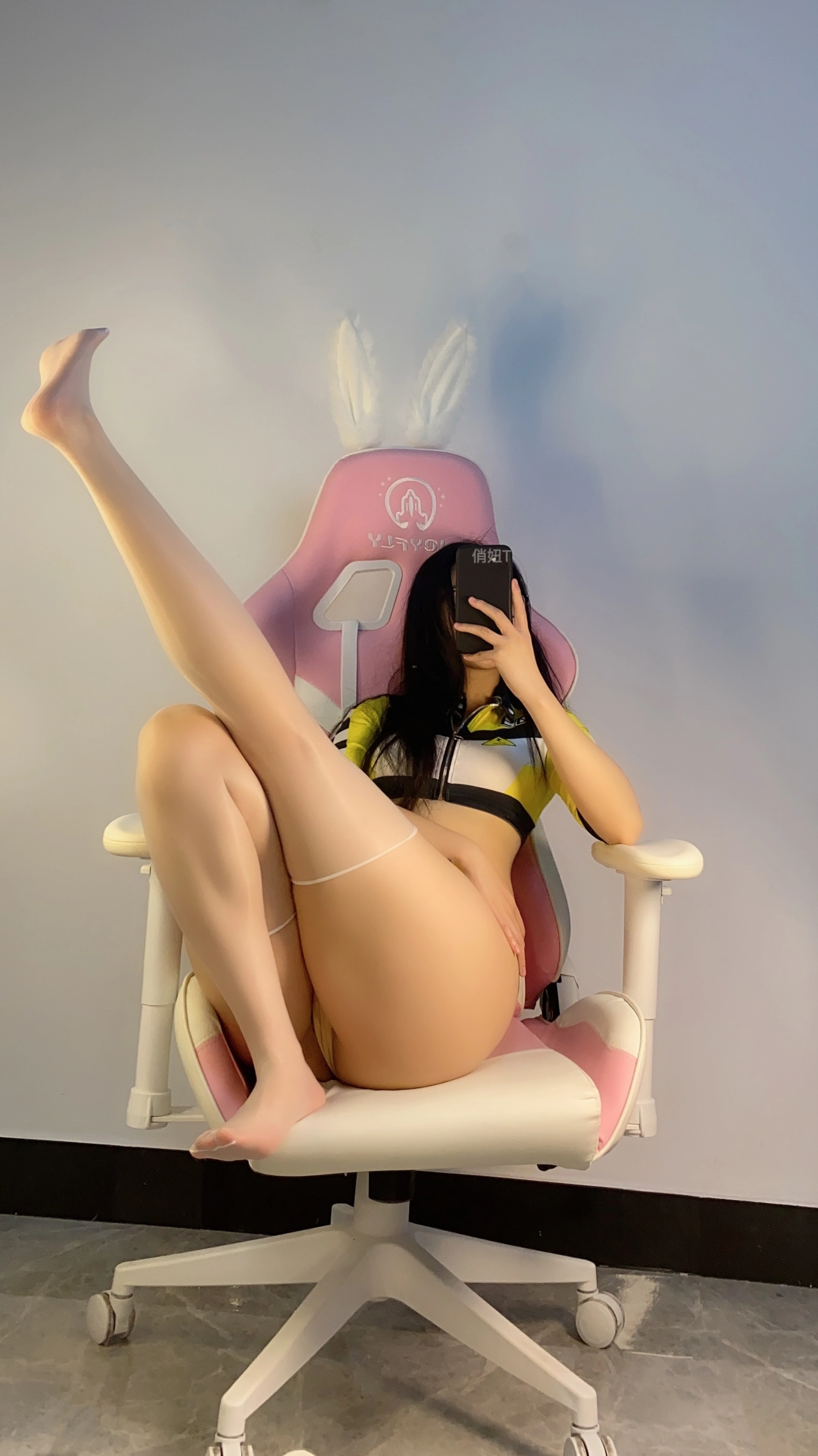 俏妞qiaoniuTT – NO.052 飙车选手 2